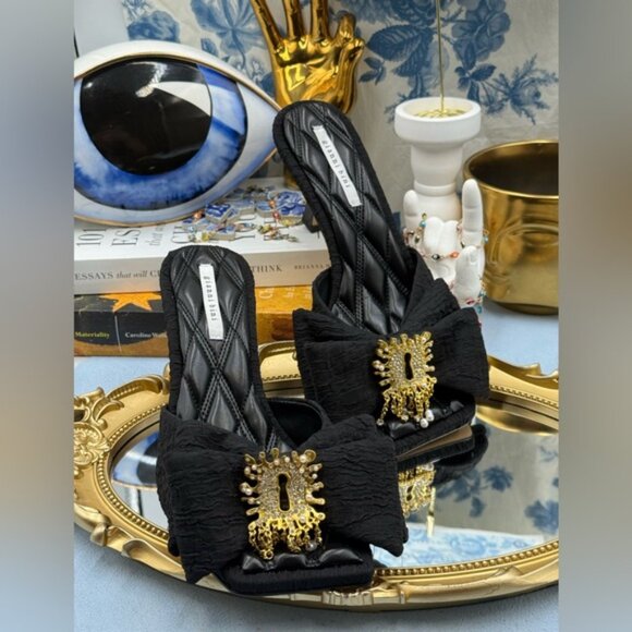 🆕 GIANNI BINI 🧿 NWOB Peeka Surrealist Keyhole Ornament Bow Slide, Black - Sz 8 - Picture 7 of 16